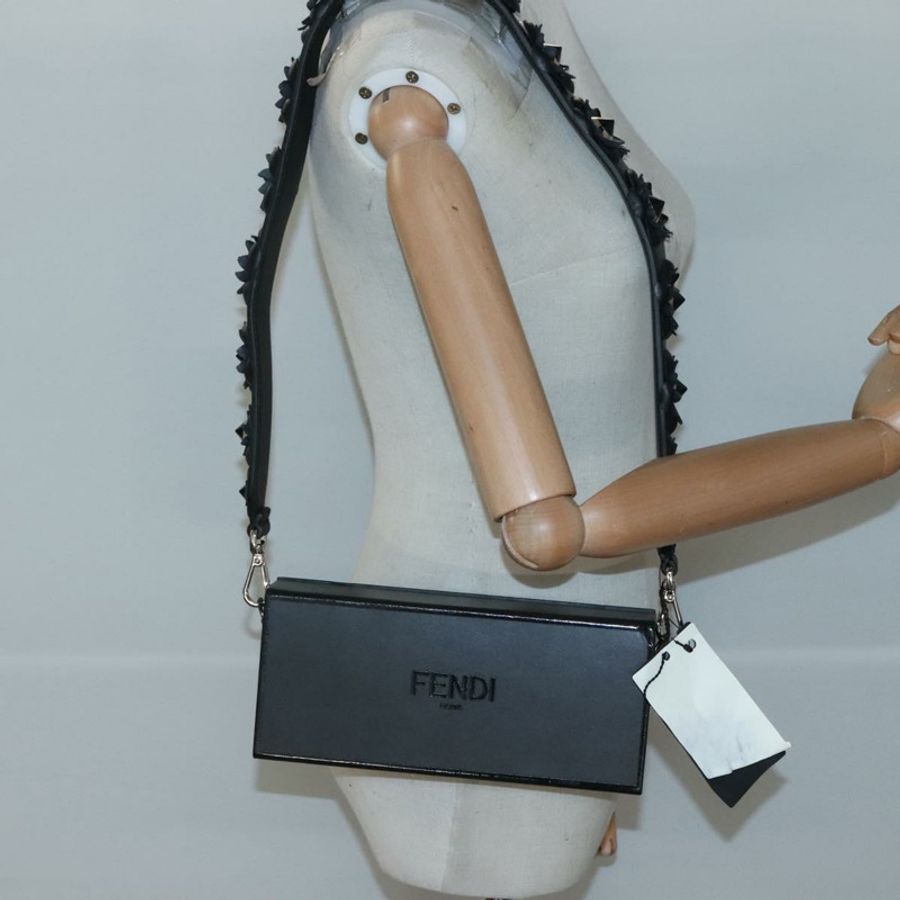 【日本直送】FENDI Box 肩背包 皮革 黑色 銀色 正品 hk2491-18