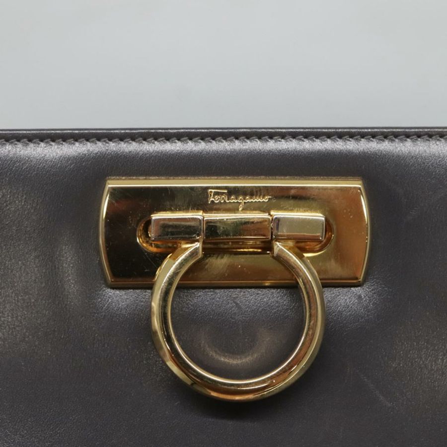 【日本直送】Salvatore Ferragamo Gancini 鏈條肩背包 皮革 灰色 金色 正品 124745-16