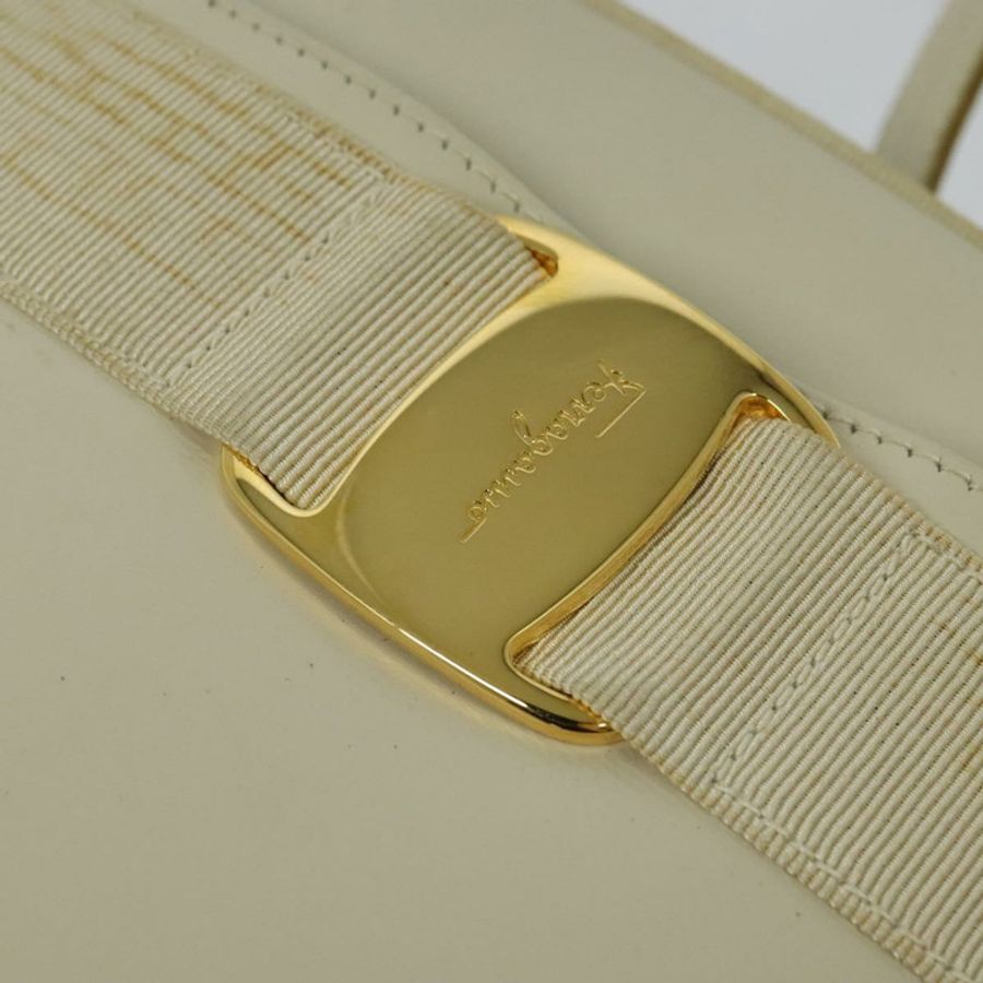 【日本直送】Salvatore Ferragamo Vala 單肩包 皮革 白色 金色 正品 ep9145-9