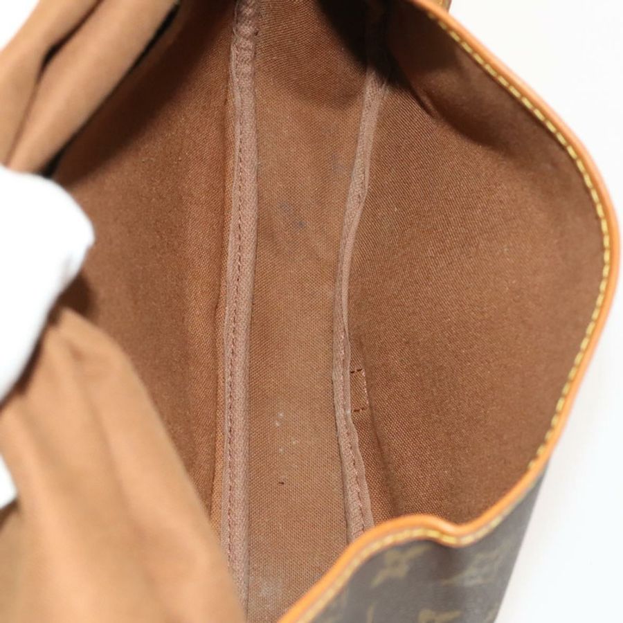 【日本直送】路易威登 Monogram Saumur 30 肩背包 M42256 LV Auth am8612-23