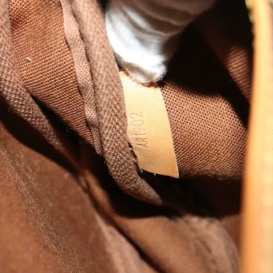 【日本直送】路易威登 Monogram Saumur 30 肩背包 M42256 LV Auth am8612-25