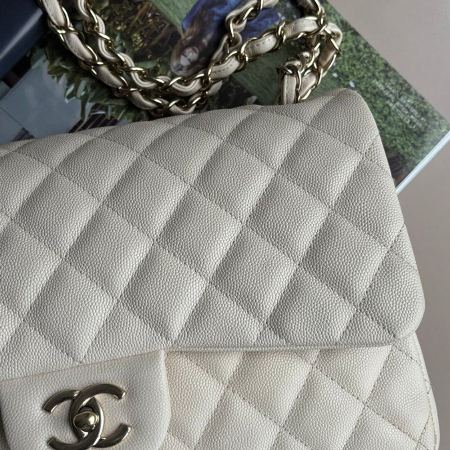 ::CHANEL:: 奶油白荔枝牛皮JUMBO 30金雙C斜背肩背口蓋鍊包-2