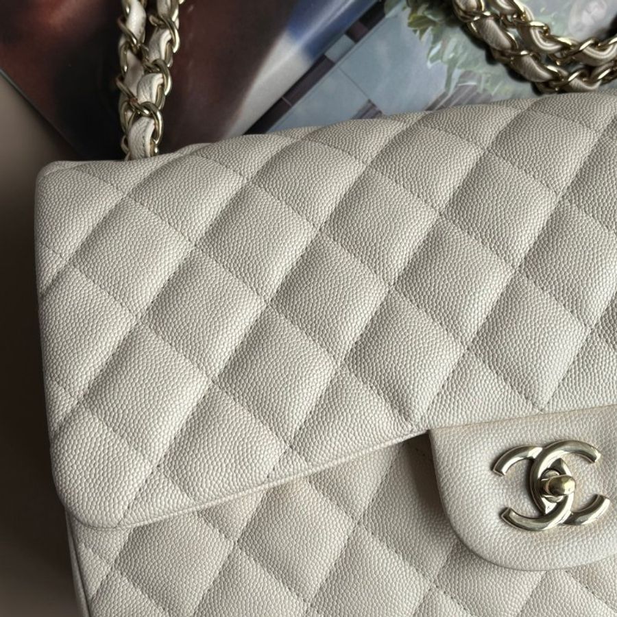 ::CHANEL:: 奶油白荔枝牛皮JUMBO 30金雙C斜背肩背口蓋鍊包-4