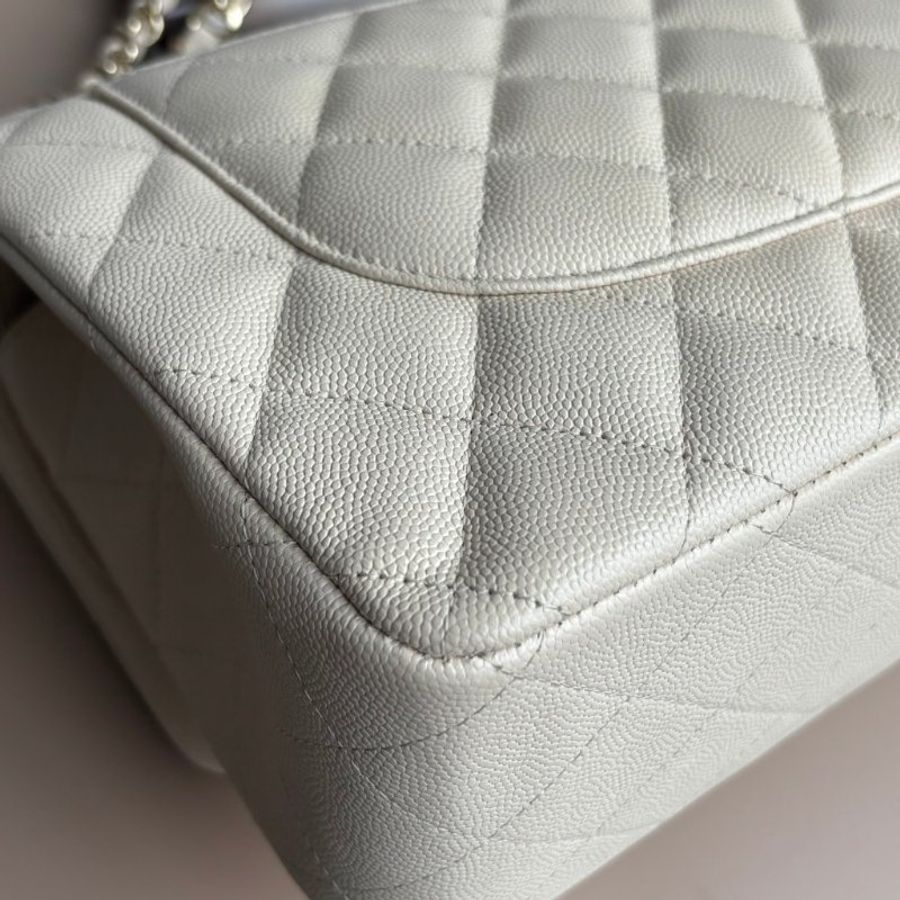 ::CHANEL:: 奶油白荔枝牛皮JUMBO 30金雙C斜背肩背口蓋鍊包-11