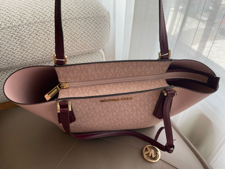 MICHAEL KORS 粉色荔枝皮老花托特包-10