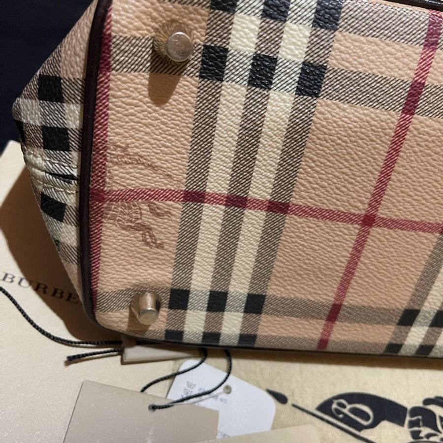 Burberry 經典格紋戰馬托特包-17