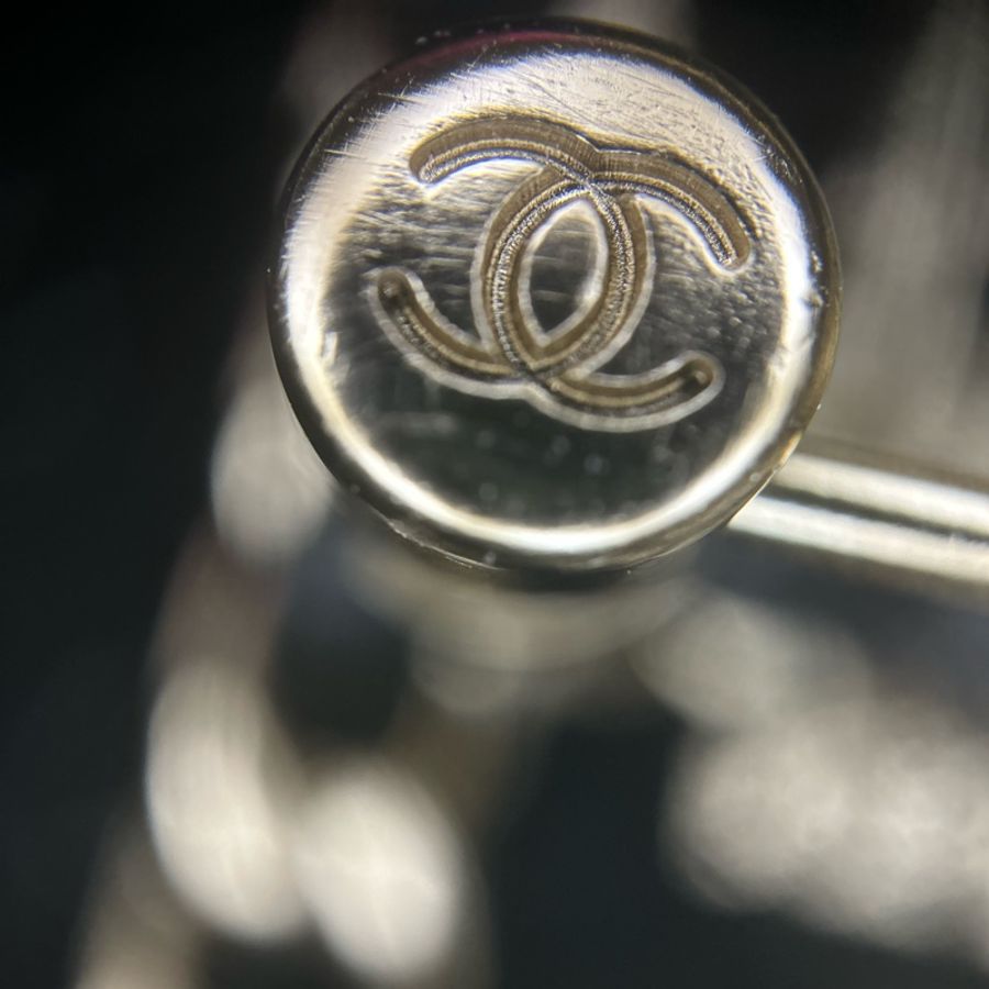 Chanel 香奈兒 徽章款皮穿鏈 復古盾牌 胸針-9