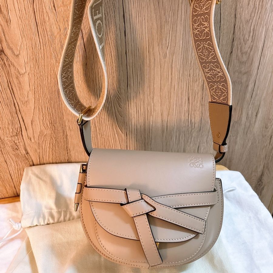 專櫃正品 LOEWE Mini Gate Dual bag Sand 小牛皮灰米色系-8