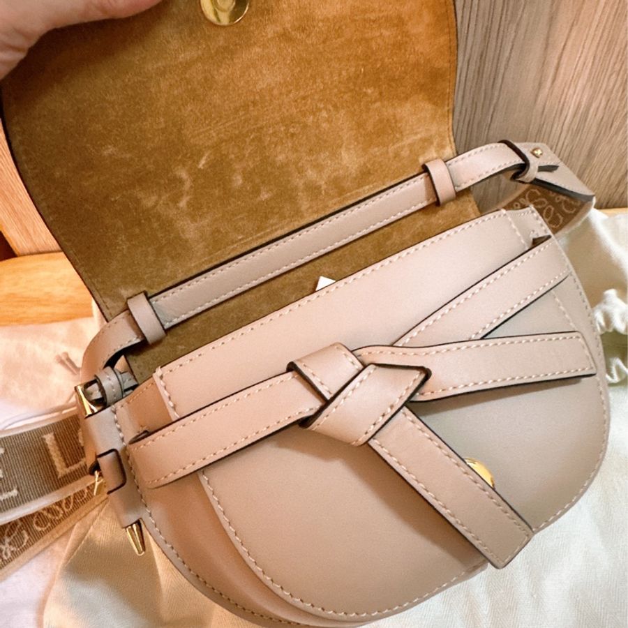 專櫃正品 LOEWE Mini Gate Dual bag Sand 小牛皮灰米色系-15