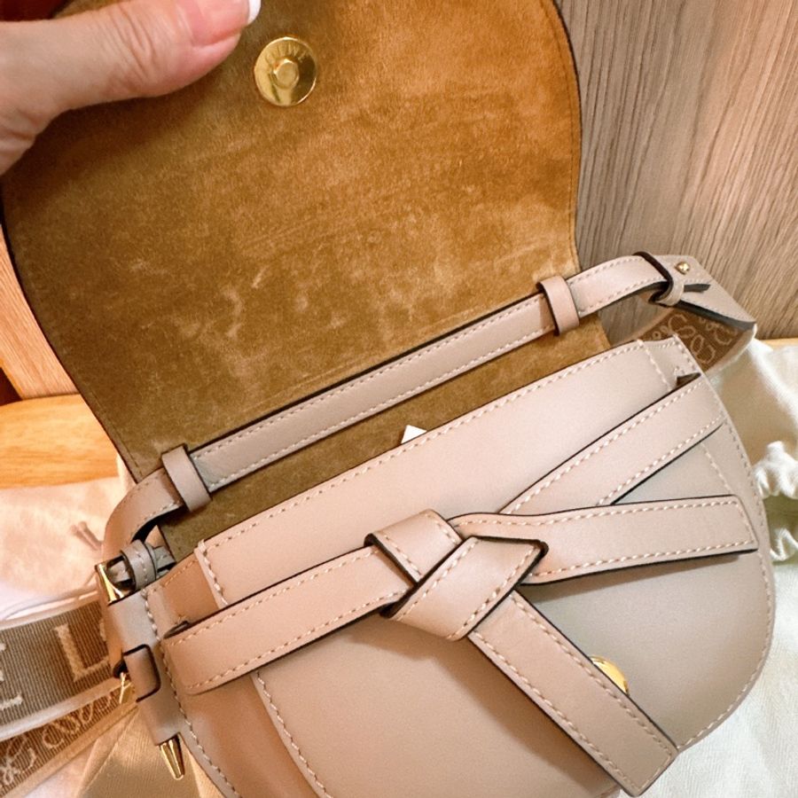 專櫃正品 LOEWE Mini Gate Dual bag Sand 小牛皮灰米色系-25
