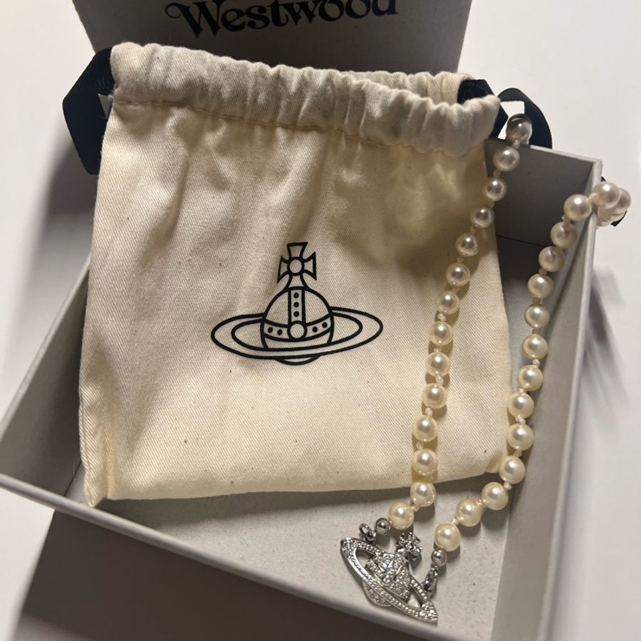 已預訂 vivienne westwood Mini Bas Relief 土星珍珠項鍊-1