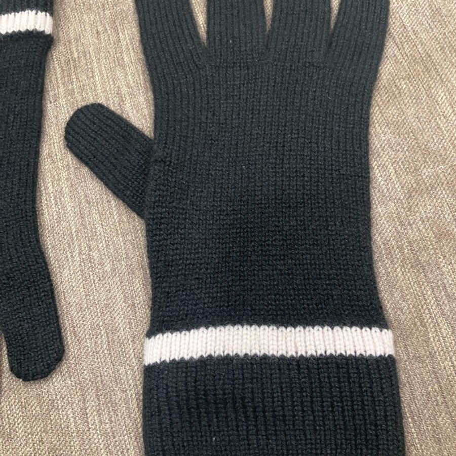 香奈兒chanel 黑色白logo 百搭手套🧤-1