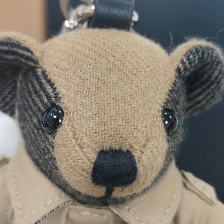 Burberry thomas泰迪熊風衣造型吊飾鑰匙圈(經典米色)-3