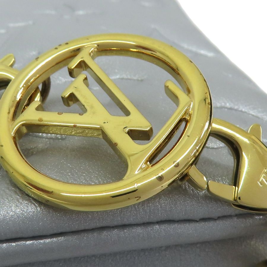 銀色 原花壓紋羊皮 Pochette Coussin 肩背包【LOUIS VUITTON LV 路易威登】 M82017-6