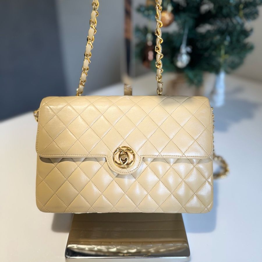 Chanel CF奶茶色圓形轉釦款(卡標齊全)-0