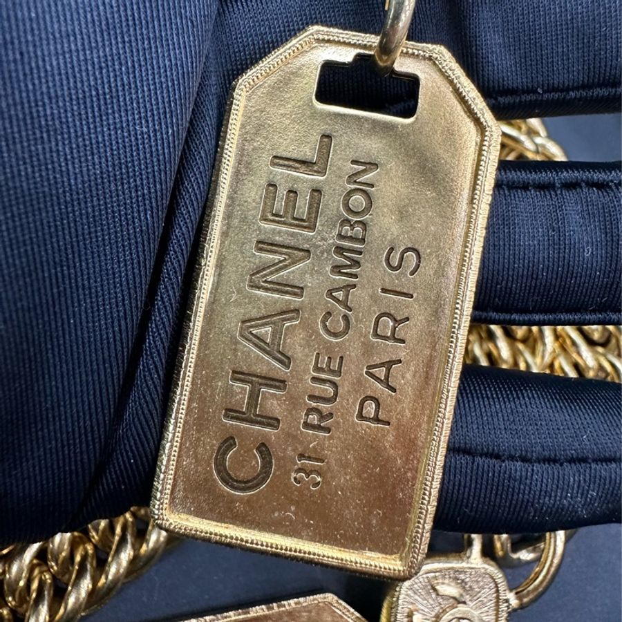 Chanel粉色琉璃金属吊牌長項鍊 金色与粉色的搭配太美了-4