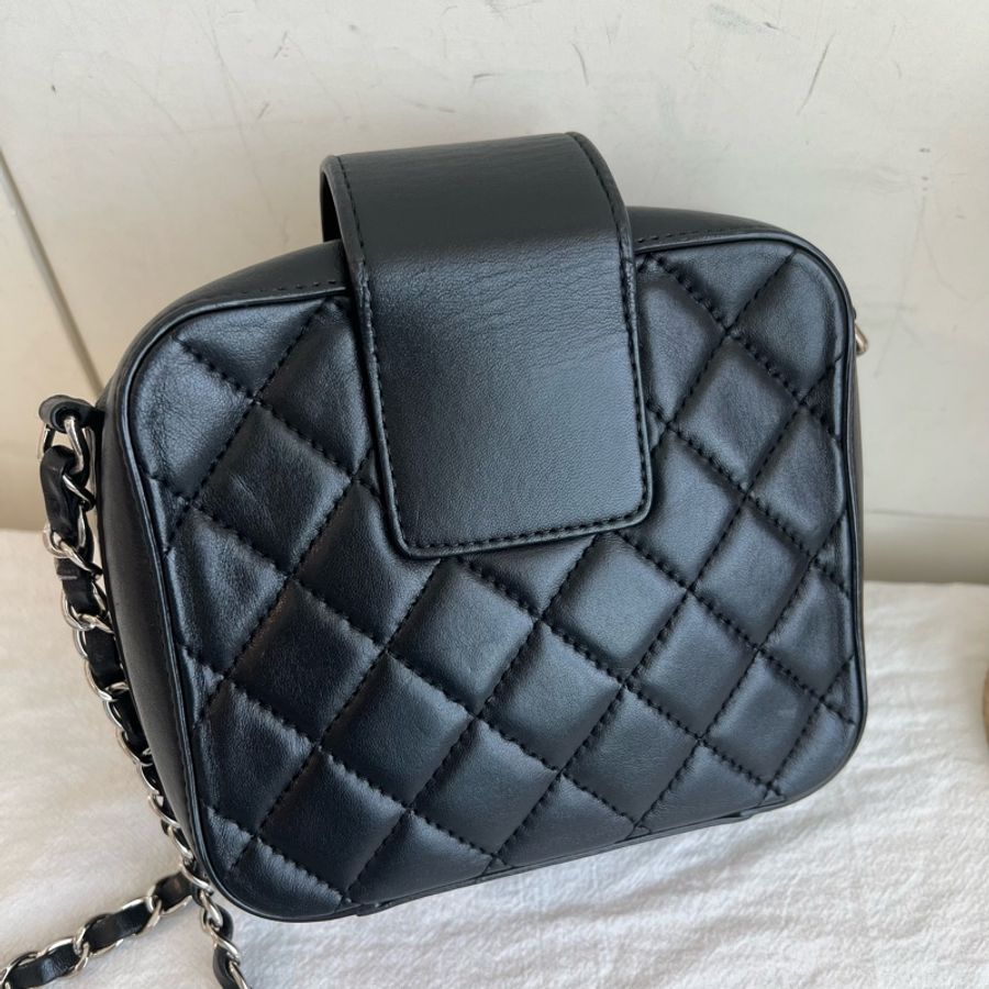 ෆ Chanel鴛鴦扣黑色相機包 盒子包-16