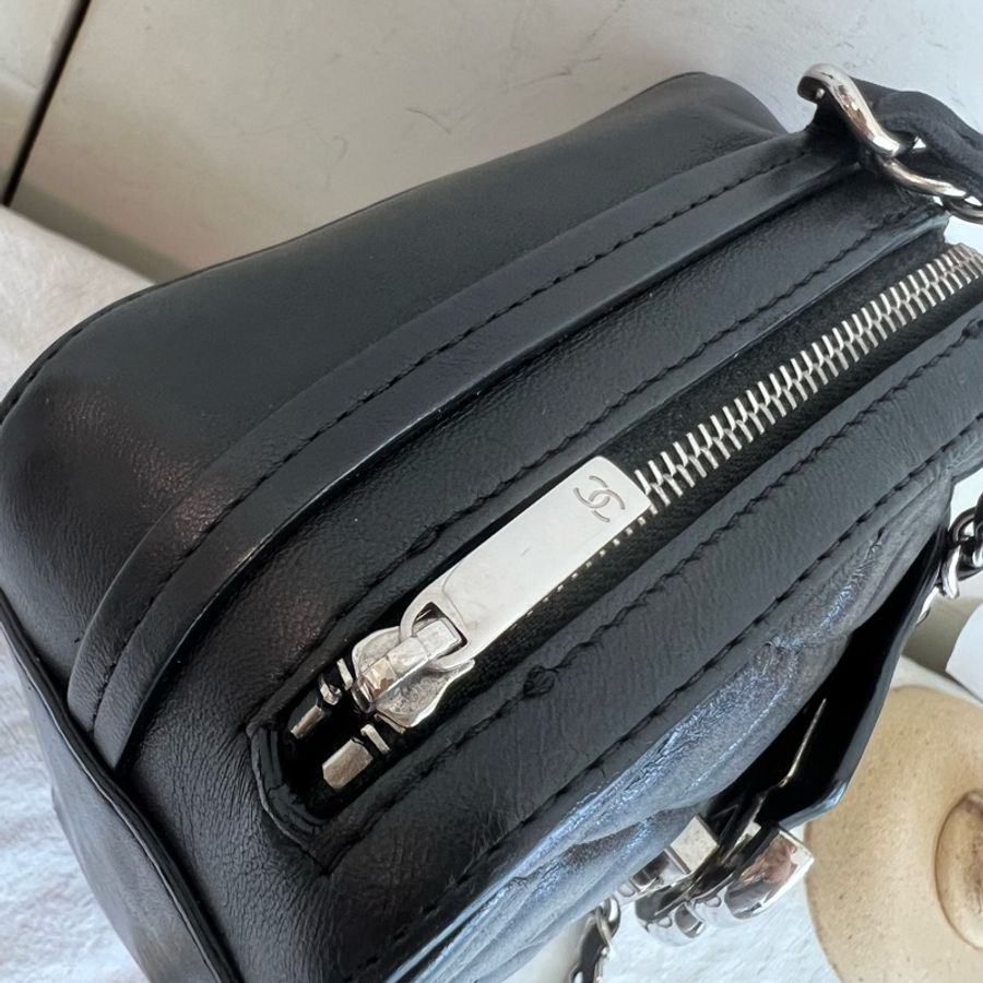 ෆ Chanel鴛鴦扣黑色相機包 盒子包-19