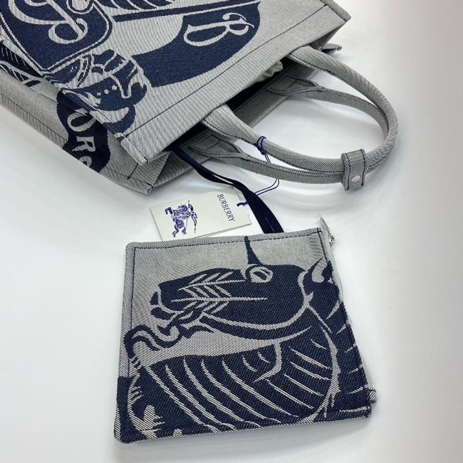 Burberry EKD tote 8090432-3