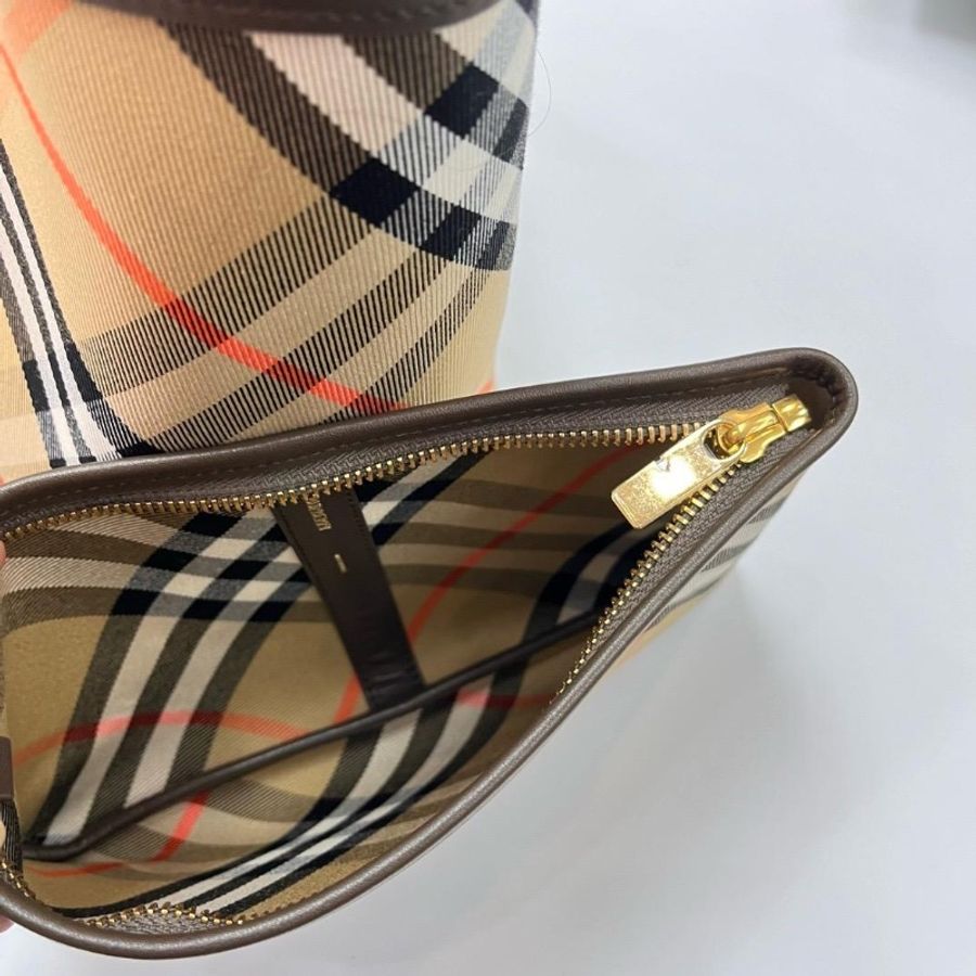 Burberry check black tote bag-3