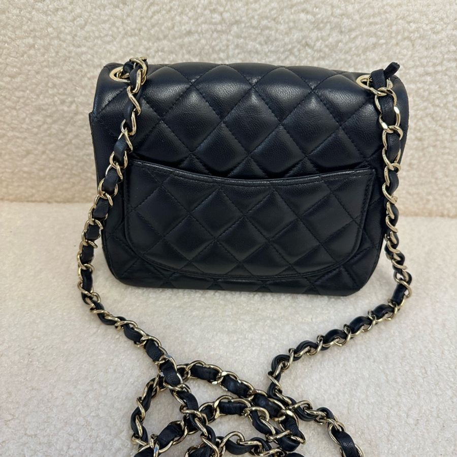 chanel 香奈兒黑金方胖子鏈條包,24年芯片款,黑色羊皮菱格紋配金扣,尺寸13.5x17x8cm-11