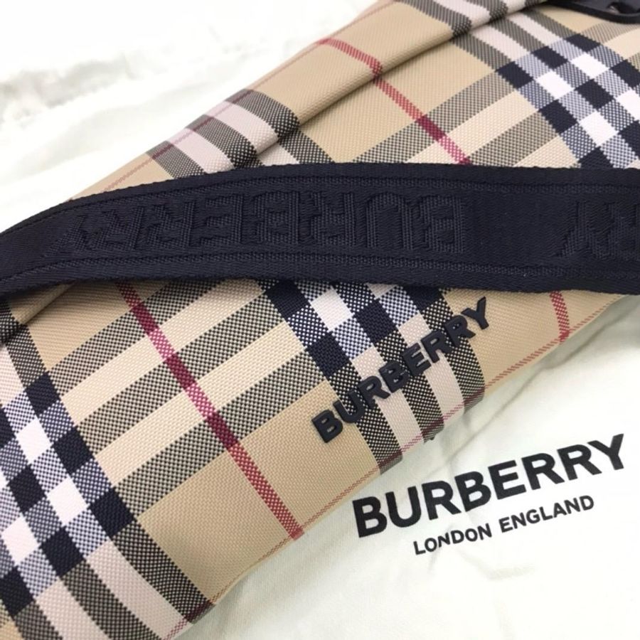 Burberry belt bag-3