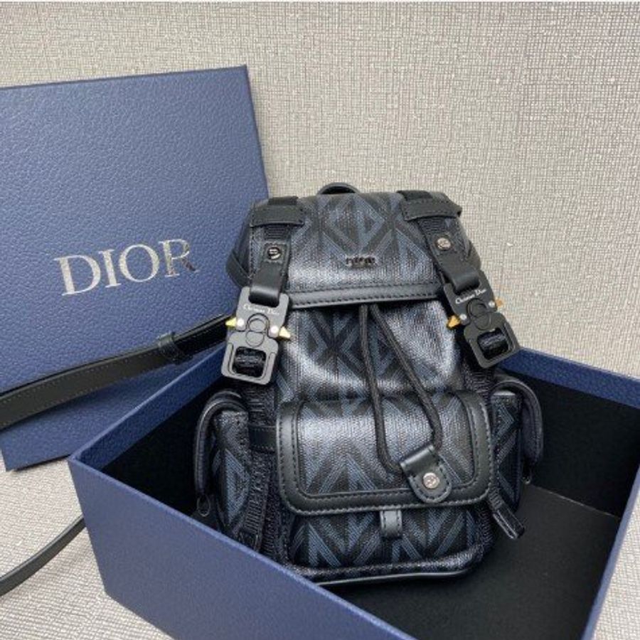 Christian Dior 全新 min 側背包 男款 男女通用款 CD diamond Hit the Road 迷你揹包-1