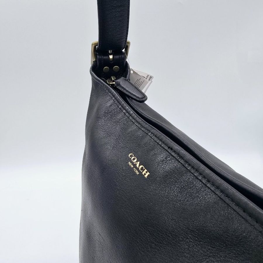COACH 經典LOGO黃銅做舊鉚釘牛皮 斜背包 單肩包｜26413-4