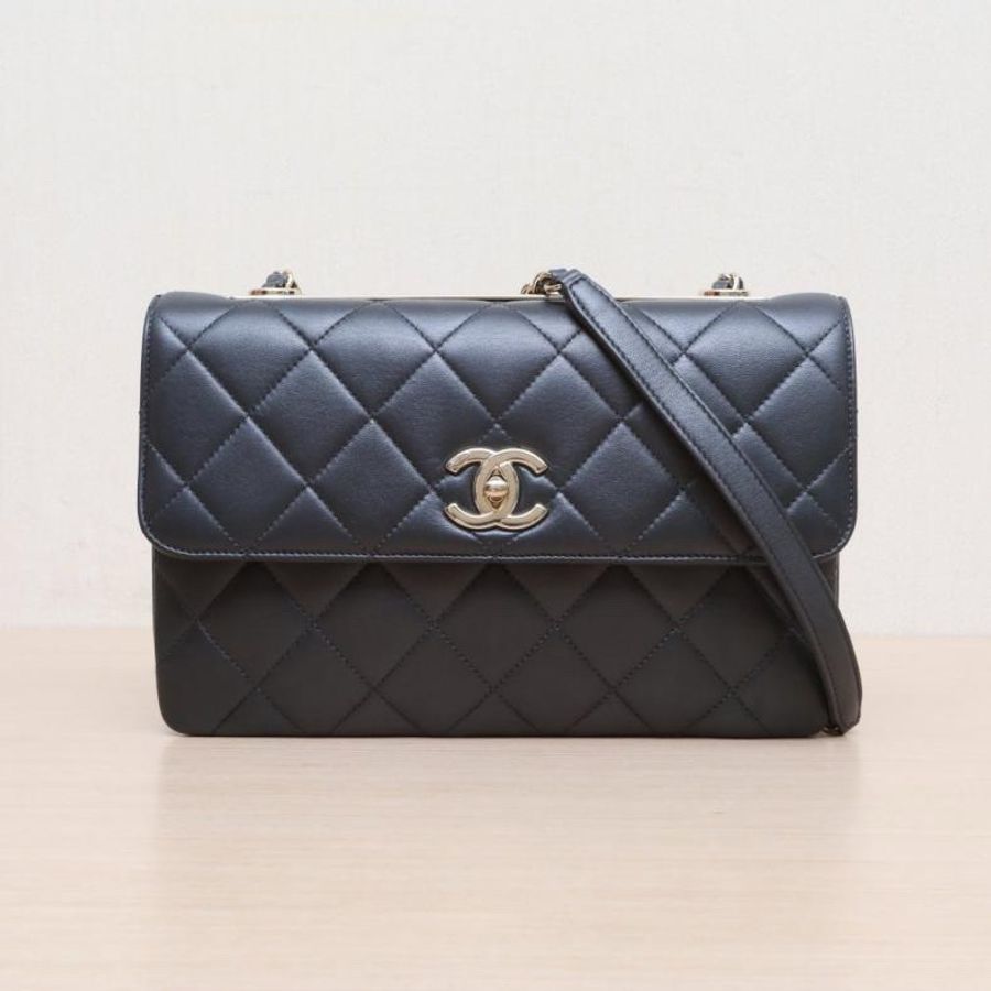 CHANEL(香奈兒) 黑色 30開 淺金扣 Trendy CC 風琴 WOC-0