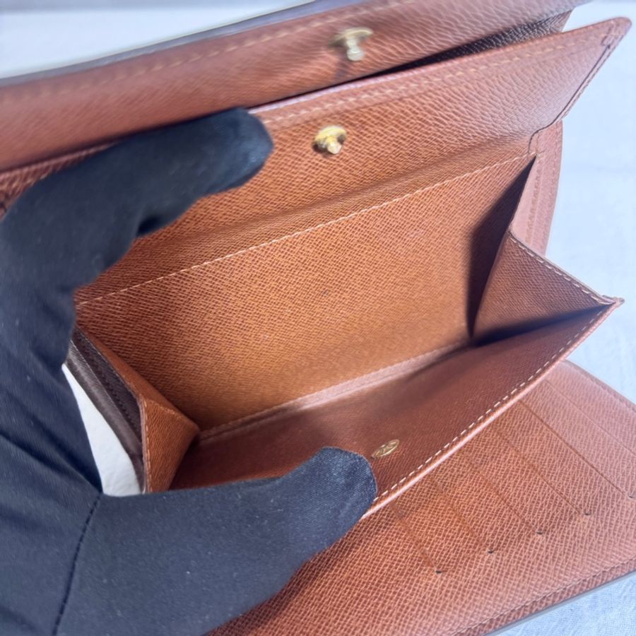 Louis Vuitton 滿版老花中夾-18