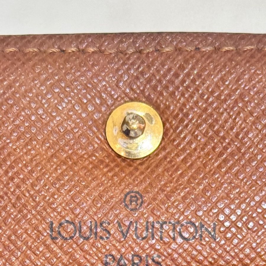Louis Vuitton 滿版老花中夾-23