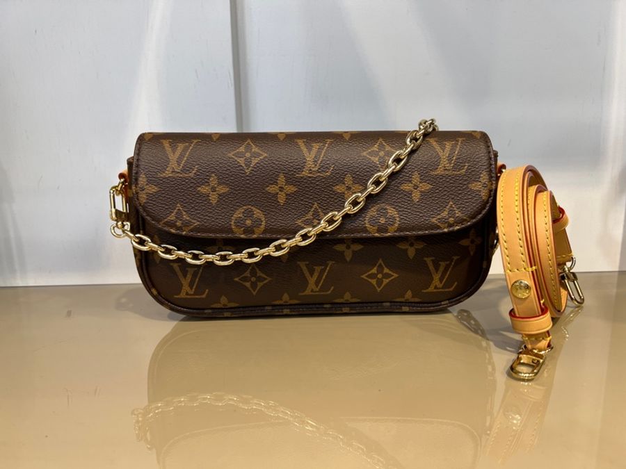 LV wallet on chain Ivy 斜背包-0