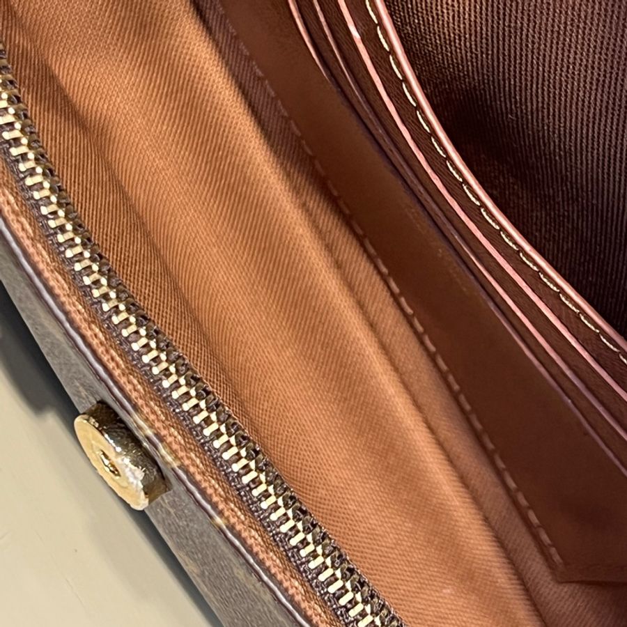 LV wallet on chain Ivy 斜背包-10