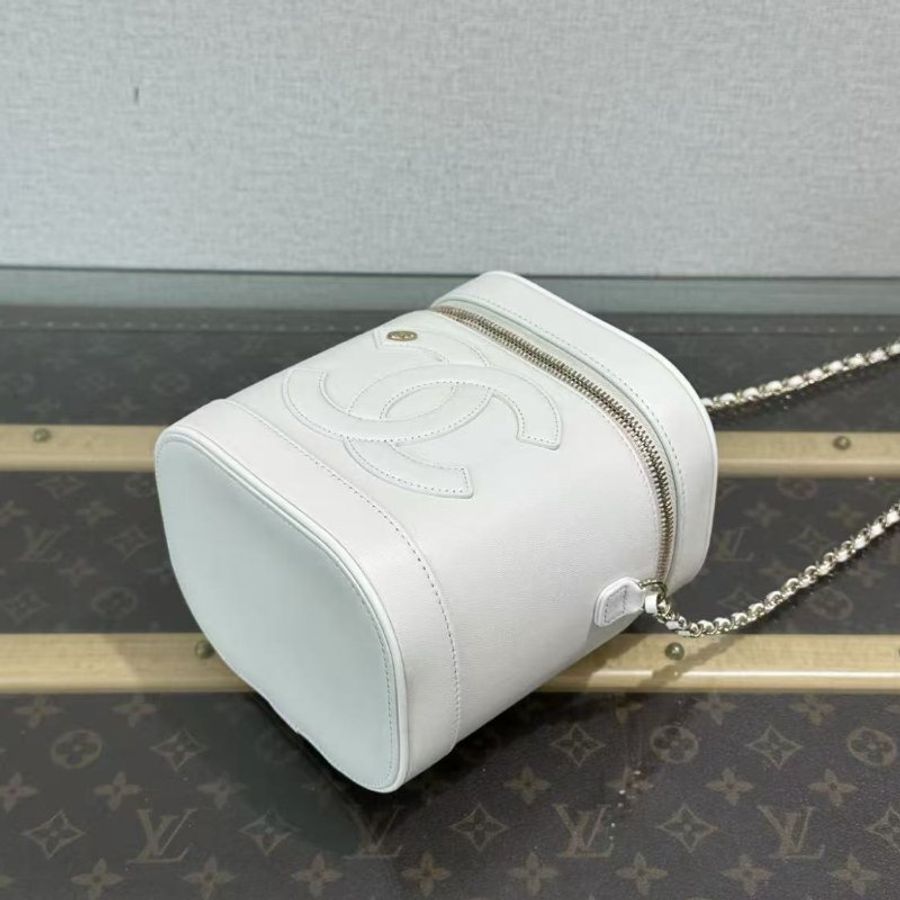 ✨CHANEL 白金雙C手提斜背化妝包14.5*16*12 99新配件塵袋-2