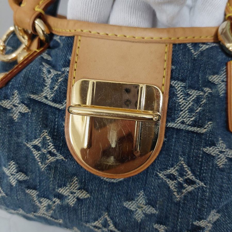LV M95020  牛仔包🎀現貨實拍🎀 單寧牛仔布手提元寶包~二手-54