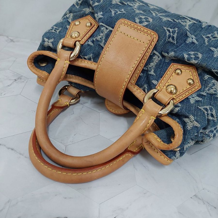 LV M95020  牛仔包🎀現貨實拍🎀 單寧牛仔布手提元寶包~二手-61
