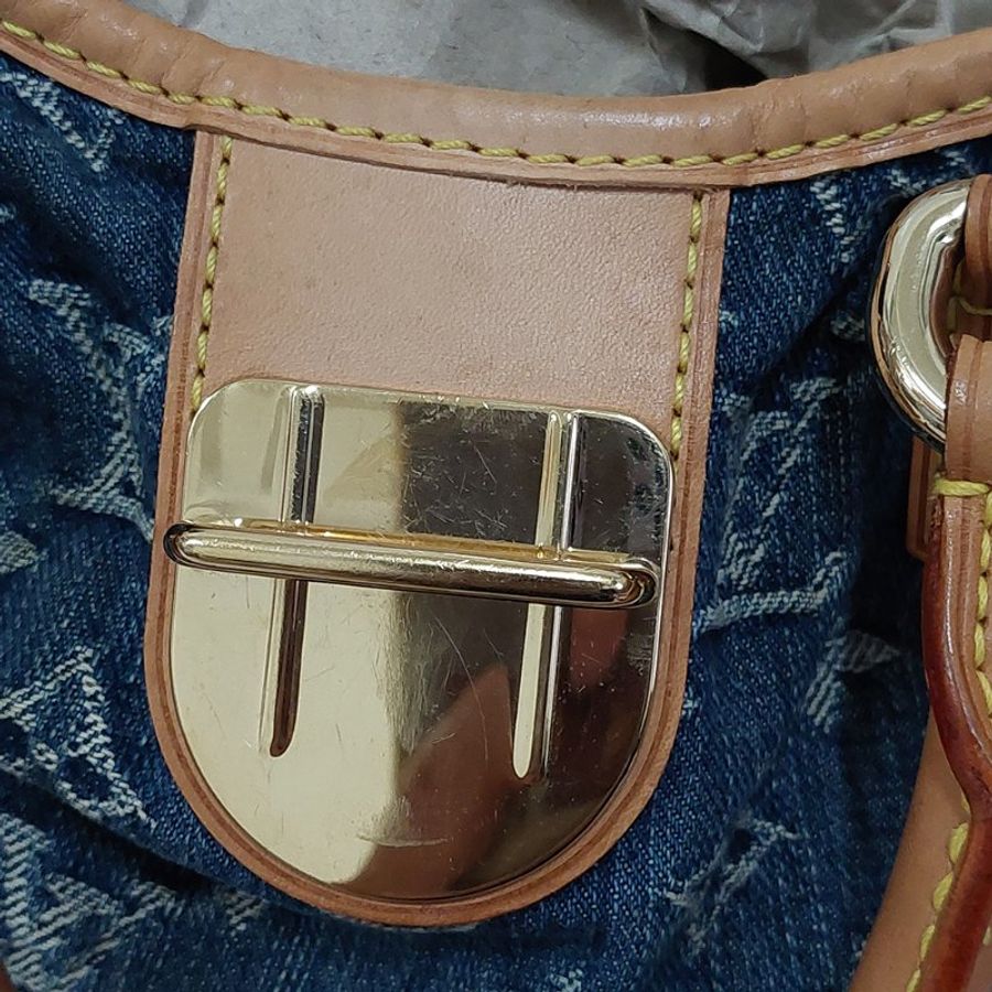 LV M95020  牛仔包🎀現貨實拍🎀 單寧牛仔布手提元寶包~二手-66
