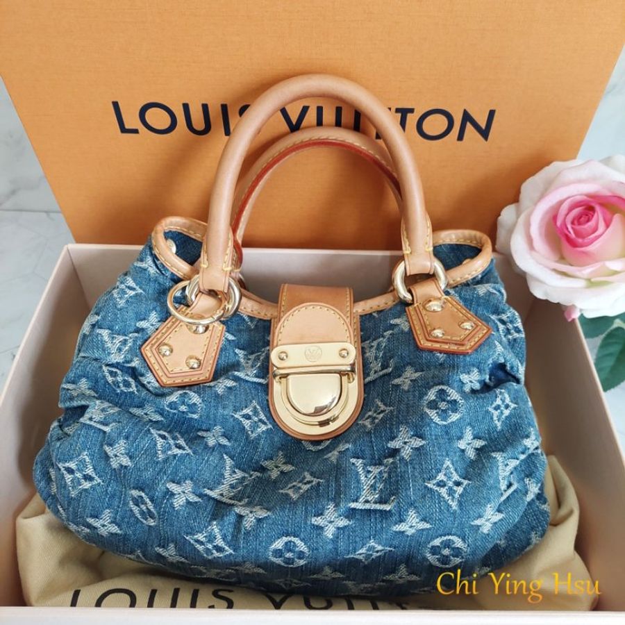 LV M95020  牛仔包🎀現貨實拍🎀 單寧牛仔布手提元寶包~二手-69
