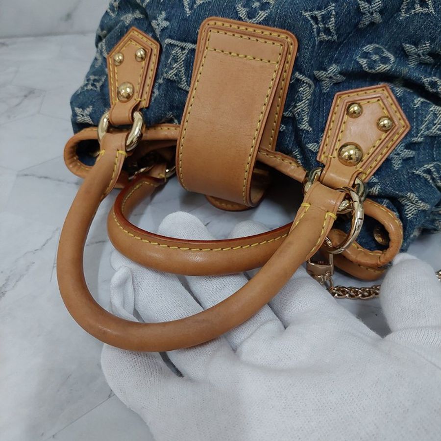 LV M95020  牛仔包🎀現貨實拍🎀 單寧牛仔布手提元寶包~二手-96