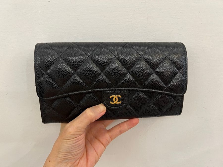 Chanel 嘿荔枝金釦內零錢袋12卡長夾-0