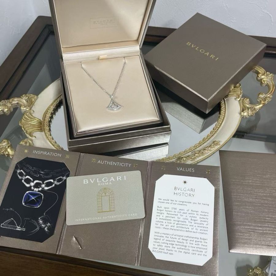 「JL精品代購」 Bvlgari寶格麗白金滿鑽扇子項鍊18k白金-1