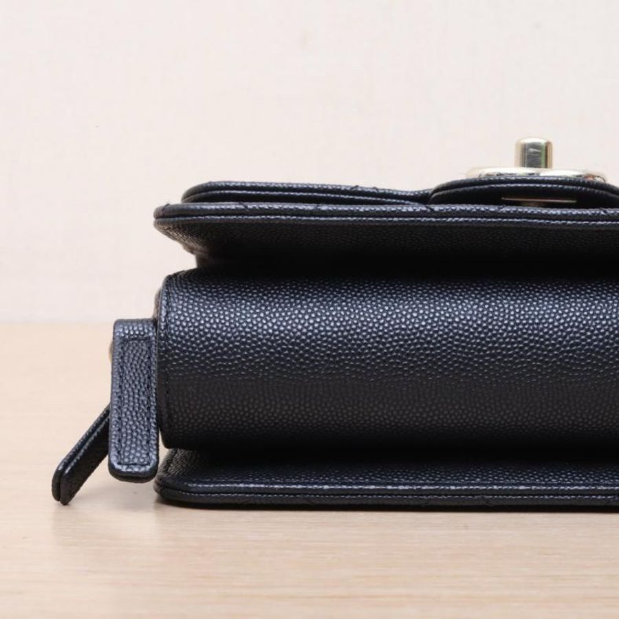 CHANEL(香奈兒) 22C 內拉鏈口蓋包 18cm 黑色 荔枝 晶片開 淺金扣-3