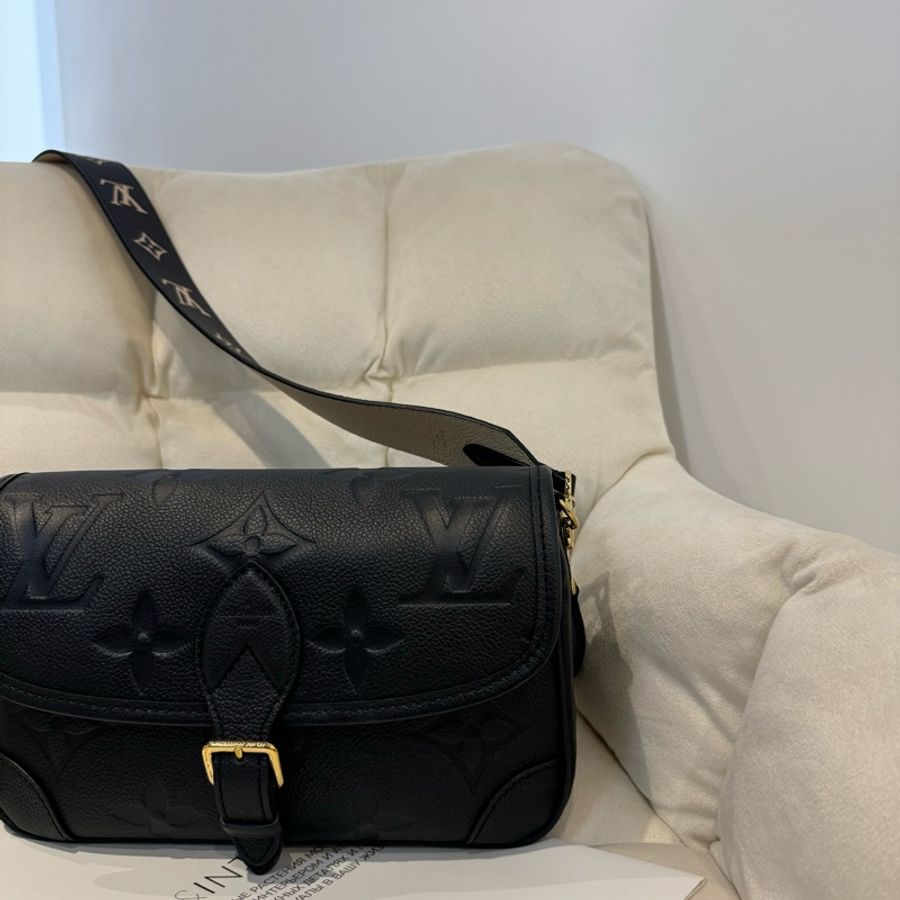 LV Bandouliere 黑色牛皮壓紋背帶（不含包包）-6