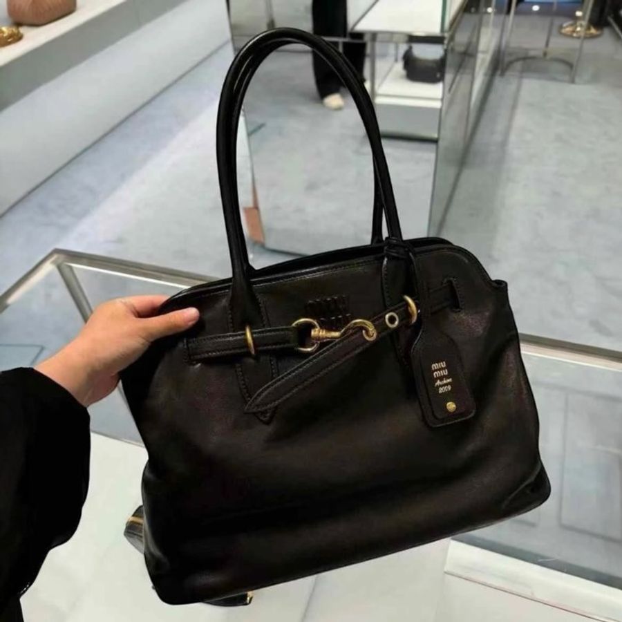 🎉新品好折扣✨Miu Miu 5BG291 中款 Aventure 小羊皮貝殼包 黑色-2