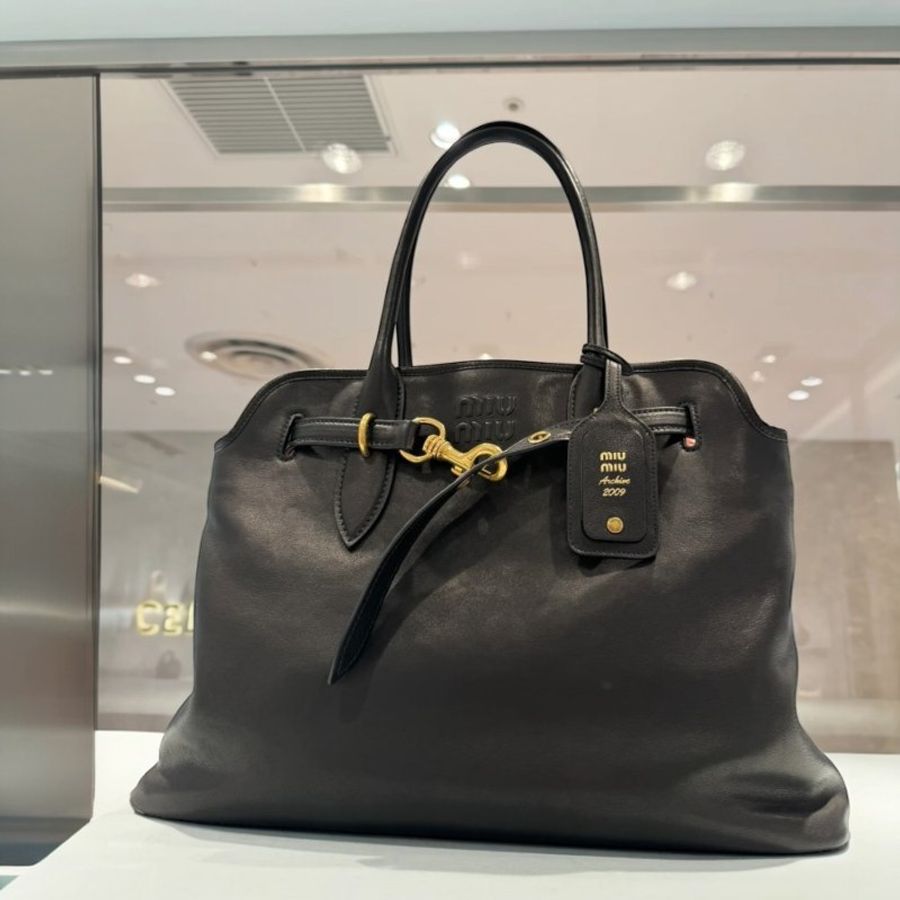 🎉新品好折扣✨Miu Miu 5BG291 中款 Aventure 小羊皮貝殼包 黑色-3