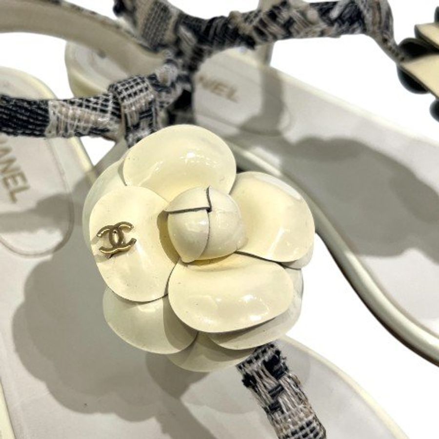CHANEL 白山茶花刺繡平底涼鞋-6