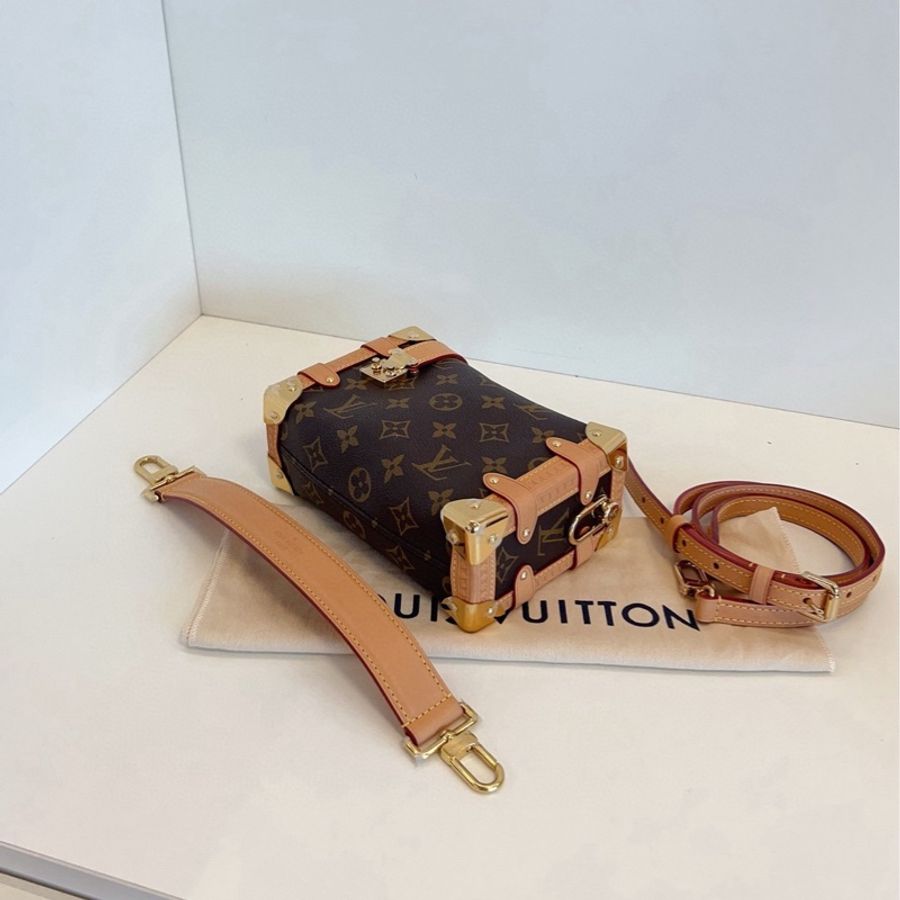 LV 路易威登 新款芯片 小號side trunk 軟盒子包 尺寸約18*12.5*8 專櫃一包難求 小小的超可愛又酷酷的-7