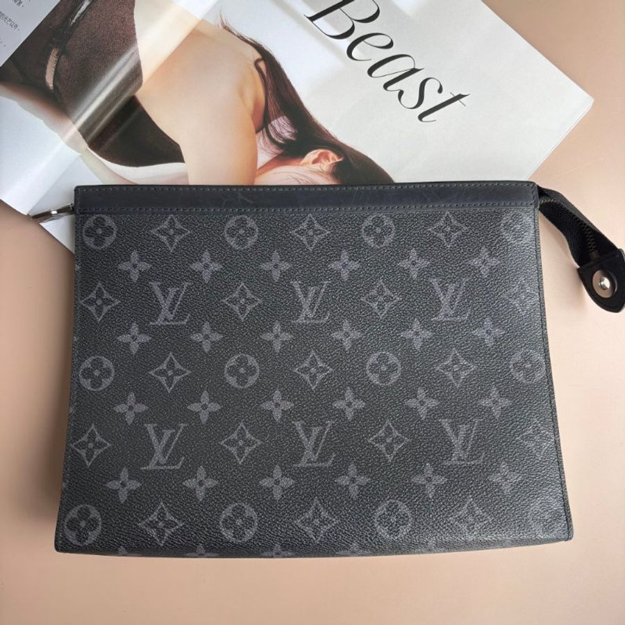 ::LOUIS VUITTON:: LV M61692 Pochette Voyage MM 黑花紋手拿包-0