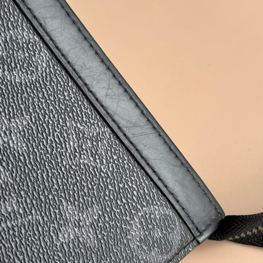 ::LOUIS VUITTON:: LV M61692 Pochette Voyage MM 黑花紋手拿包-18