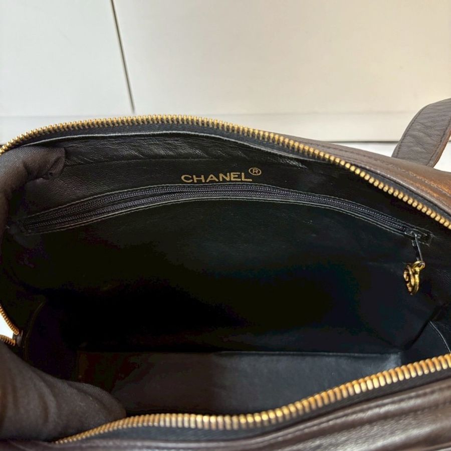 Chanel 黑皮菱格雙肩帶方側包-23